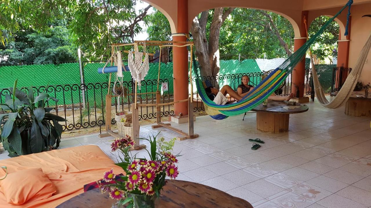 Villa Mango Hostel Puerto Escondido  Ngoại thất bức ảnh